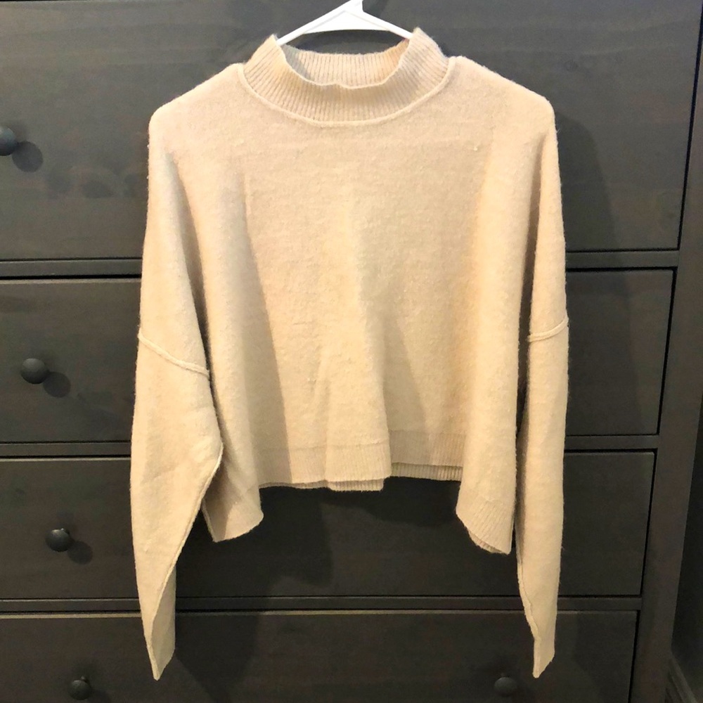 CottonOn cream colored long sleeve sweater